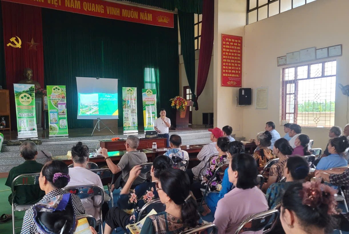 Hơn 600 nông dân được tập huấn phương pháp sử dụng phân bón