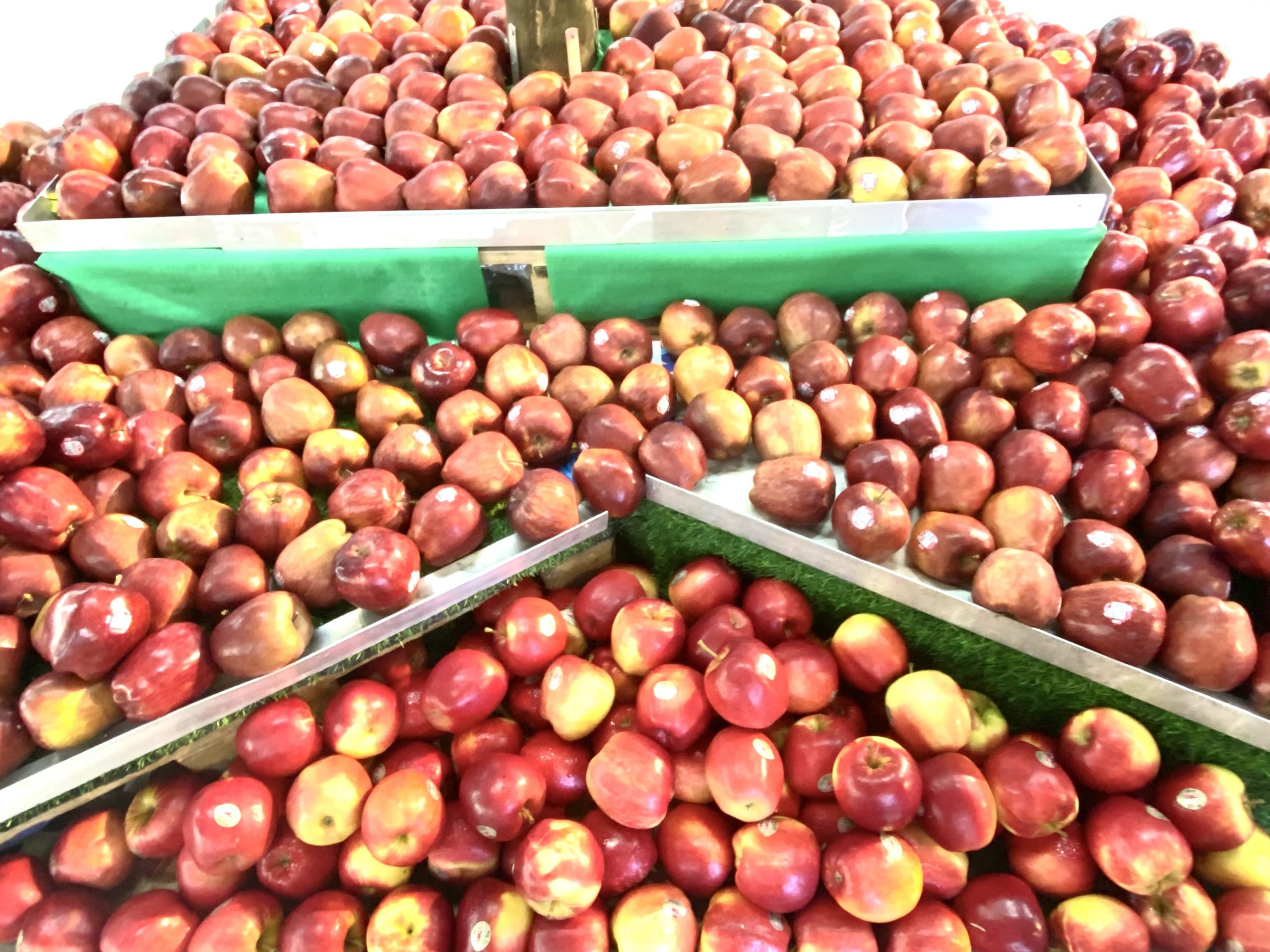 Giá thị trường hoa quả tươi ngày 10/8/2021