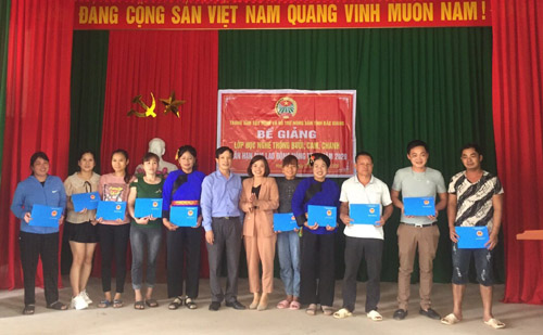 BẾ GIẢNG LỚP HỌC NGHỀ TRỒNG BƯỞI, CAM CHANH CHO LAO ĐỘNG NÔNG THÔN TẠI XÃ HƯƠNG SƠN, HUYỆN LẠNG GIANG